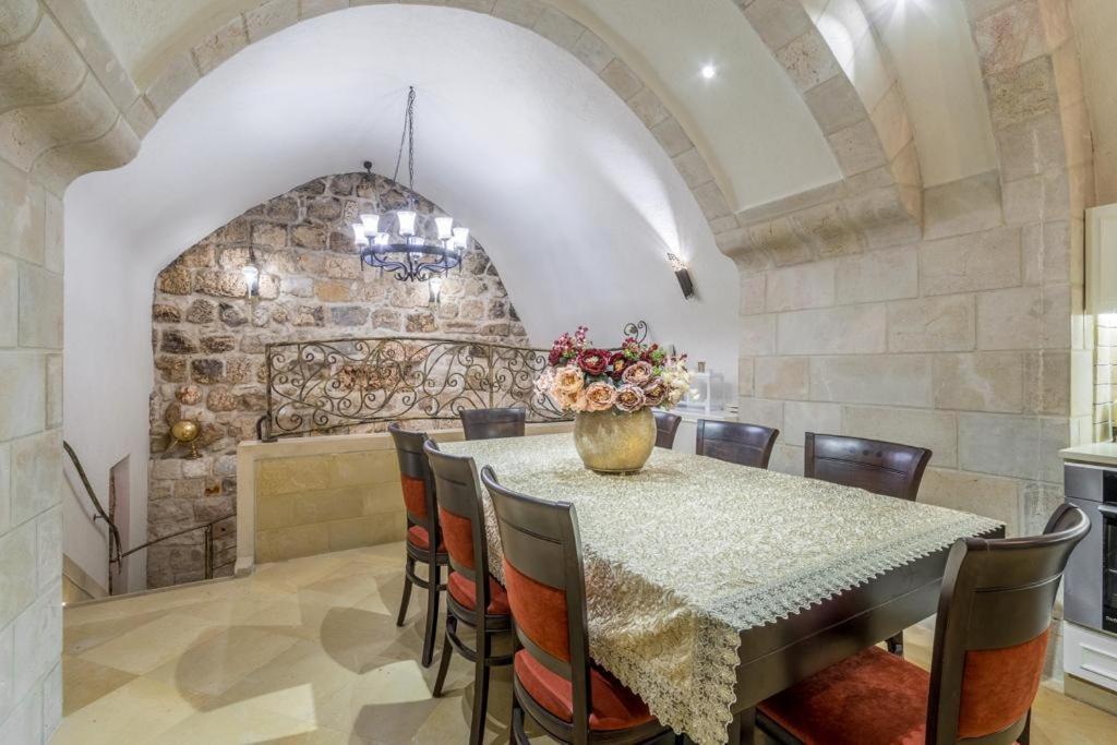 Western Wall Luxury House - Avraham Baitulmaqdis Luaran gambar